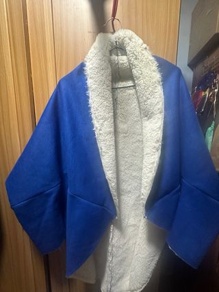 Varios abrigos y sobretodo de mujer , talla XL