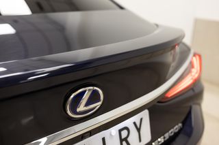 Lexus ES 2021