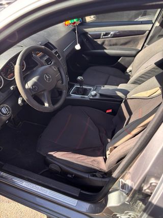 Mercedes-Benz C200