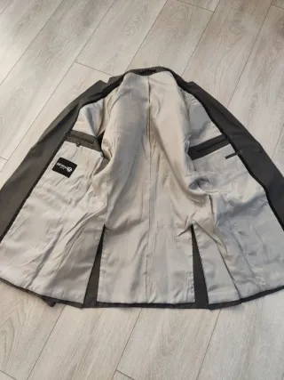 Traje marca Formula Joven