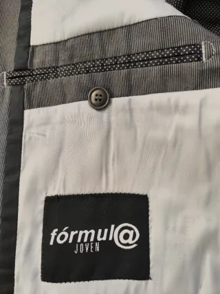 Traje marca Formula Joven