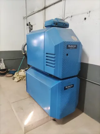 Caldera de gasoil Buderus Logano G115