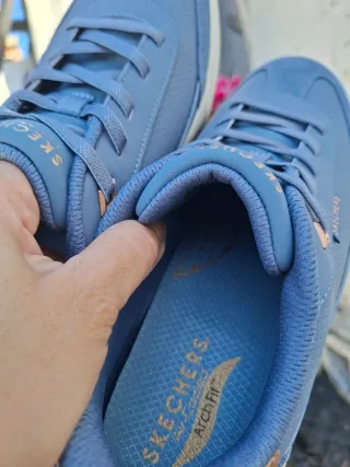 Zapatillas Skechers Azul y Dorado