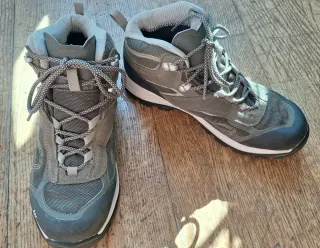 Botas de montaña MH100 / Hiking boots MH100