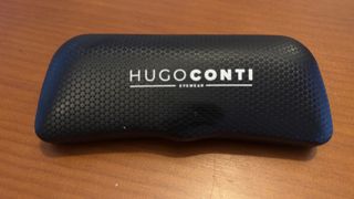 Gafas de pasta amarillas y marrones