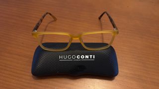 Gafas de pasta amarillas y marrones