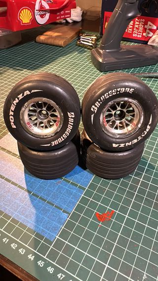 Ferrari F2004 Kyosho 1/8 RC