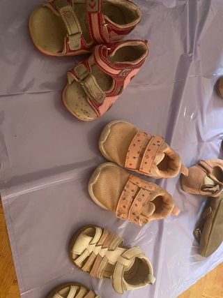 Lote (20) calzado 19-23