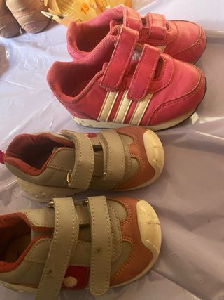 Lote (20) calzado 19-23