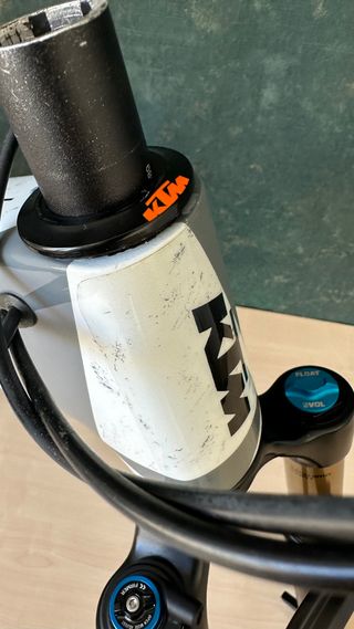 Cuadro KTM SCARP MT (L)+ Horquilla FOX KASHIMA