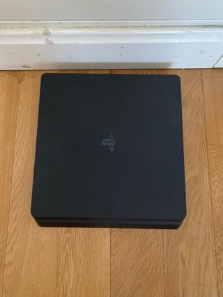 PS4 Slim 1TB + Mando
