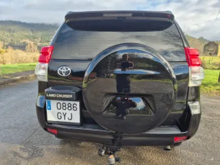 Toyota Land Cruiser 150 2011