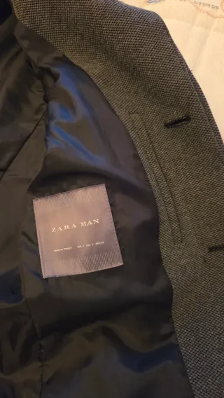 Sobretudo cinzento da Zara