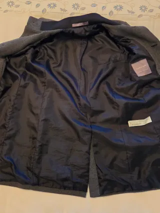 Sobretudo cinzento da Zara