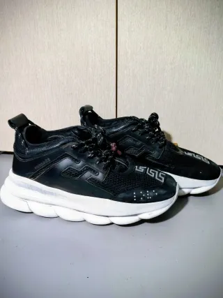 Zapatillas Versace número cuarenta y cuatro