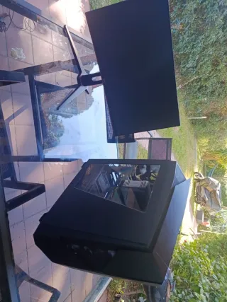 PC Gaming MSI + Pantalla AOC y micro de regalo