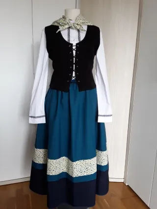 TRAJE NESKA-BASERRITARRA "140 EUROS"