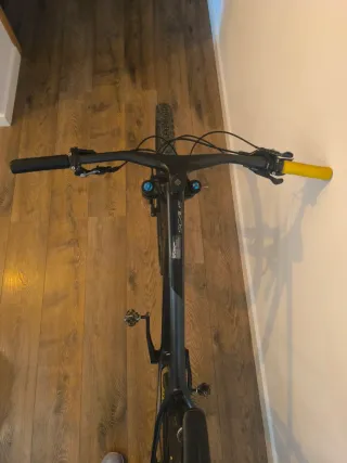 Bicicleta Scott Scale Carbono