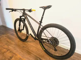 Bicicleta Scott Scale Carbono