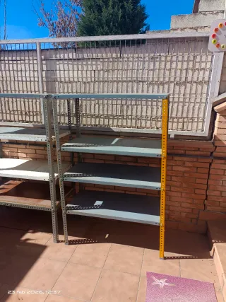 Estantería metalica