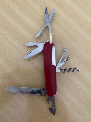 Navaja multifuncion Victorinox climber roja