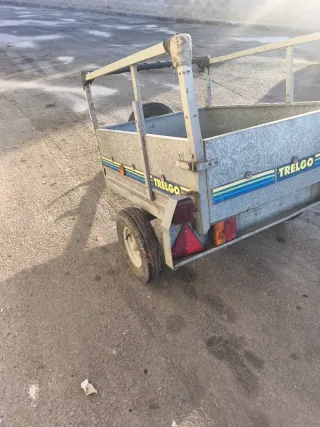 Remolque muy cuidado pokouso