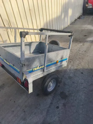 Remolque muy cuidado pokouso