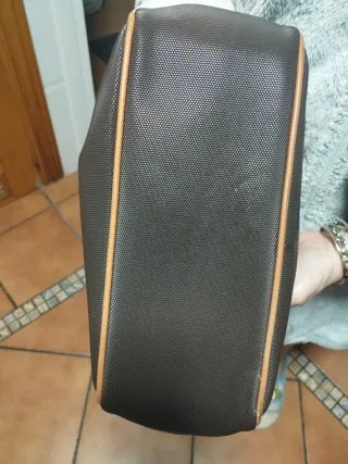 Bolso negro y marrón