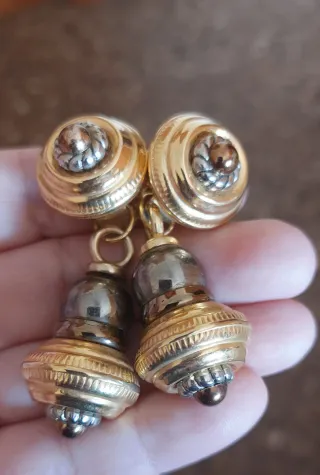 Pendientes largos dorados y plateados. 6cm