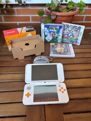 New Nintendo 2DS XL Naranja + Juegos
