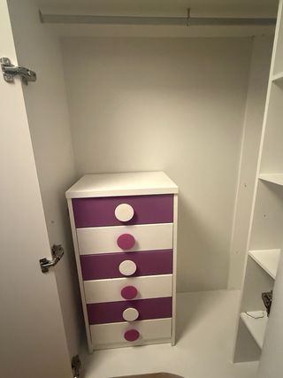 Armario infantil gran capacidad con cómoda.