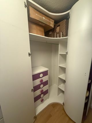 Armario infantil gran capacidad con cómoda.