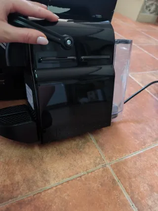 Cafetera Nespresso Inissia Negra