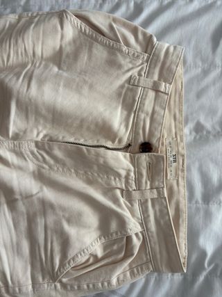 Pantalones cargo color crema