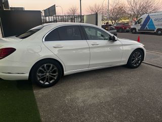 Mercedes-Benz C 220D AUT (ALTO DE GAMA - POCOS KM)