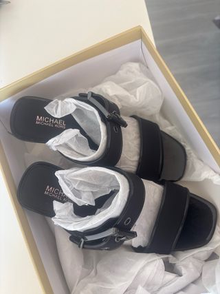 Sandalias Michael Kors Negras Hebilla