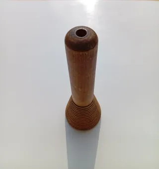 Fuso in legno per bobinatore vintage