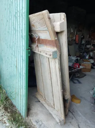 Dos.Trillos  antiguo de madera de más de 100 años