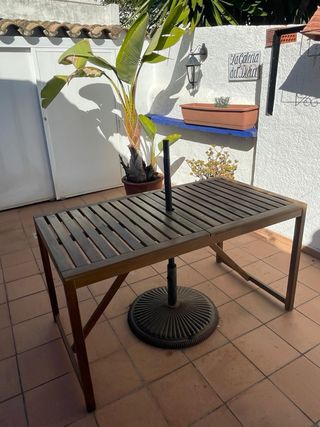 Tavolo da giardino in legno di acacia