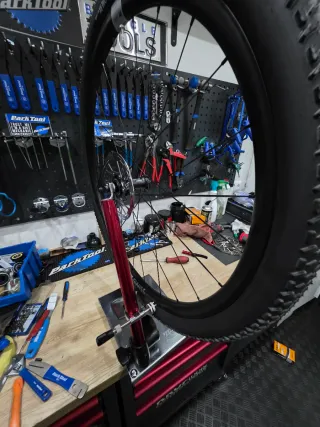 Centrador feedback sports Pro truing stand