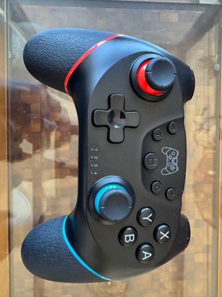 Mando de videojuegos negro