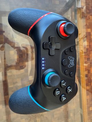 Mando de videojuegos negro