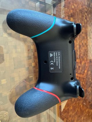 Mando de videojuegos negro