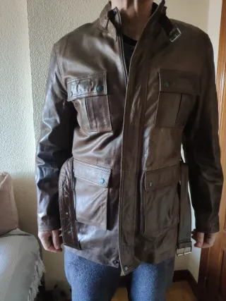 Chaqueta de piel marrón para hombre 3/4