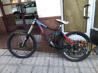 Bicicleta de Descenso Maxxis