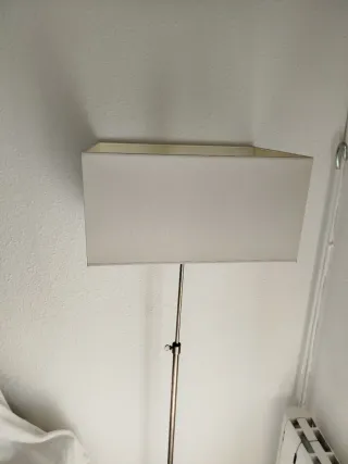 Lámpara de pie moderna