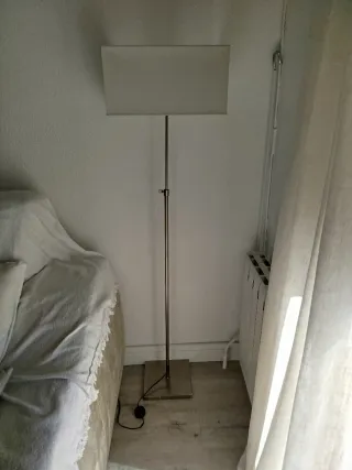 Lámpara de pie moderna