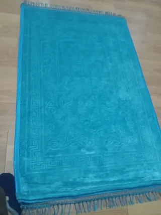 Alfombra azul turquesa de terciopelo