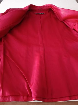 Chaqueta de piel Tazzio roja