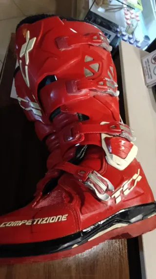 Botas TCX Competizione N°45 Vermelhas